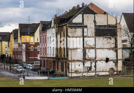 Nuova cintura verde park Duisburg-Nord, in Duisburg-Bruckhausen, la Germania, la zona della Ruhr, un nuovo parco lungo la ThyssenKrupp acciaierie e dove in tempi passati s Foto Stock