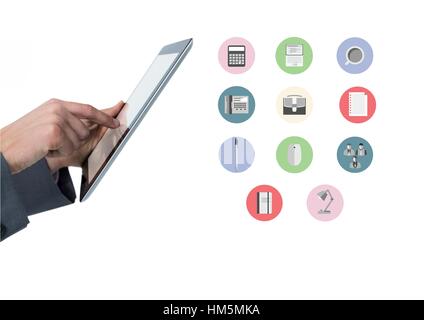 Imprenditrice utilizzando tablet contro generati digitalmente icona office Foto Stock