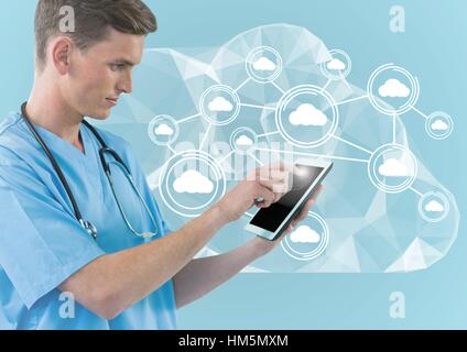 Digital immagine composita del medico usando digitale compressa contro il cloud computing icone Foto Stock