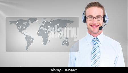 Immagine composita del customer service executive con World map interface Foto Stock