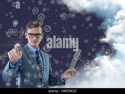 Imprenditore toccando le icone di collegamento Foto Stock