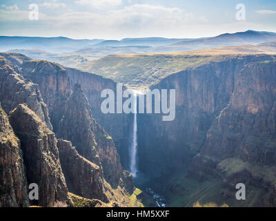 La 192m alto Maletsunyane cade e il gran canyon nella montagnosa highlands vicino Semonkong, Lesotho, Africa. Foto Stock