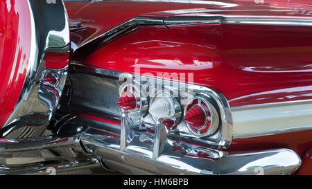 In prossimità di una personalizzazione 1960 Chevrolet Impala taillights al SEMA. Foto Stock