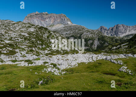Carso, paesaggio carsico, Steinernes Meer e Rote Wand Lech montagne, Vorarlberg, Austria Foto Stock