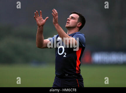 L'Inghilterra del George Ford durante una sessione di formazione a Pennyhill Park, Bagshot. Foto Stock