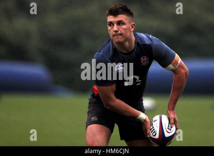 L'Inghilterra del Henry Slade durante una sessione di formazione a Pennyhill Park, Bagshot. Foto Stock