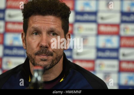 Madrid, Spagna. 31 gennaio, 2017. Atlético de Madrid allenatore Diego Simeone partecipa a una conferenza stampa davanti a Copa del Rey semi-finale prima gamba match contro FC Barcellona a stadio Vicente Calderón di Madrid in Spagna. Credito: Jorge Sanz/Pacific Press/Alamy Live News Foto Stock