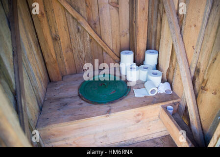 Paese all'aperto Servizi igienici, Kihnu Isola, Estonia Foto Stock