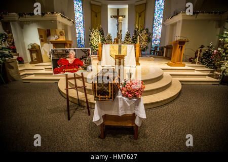 Zsa Zsa Gabor messo a riposare in intima Beverly Hills funerale al Buon Pastore chiesa cattolica con: Prinz Frederic von Anhalt, il Principe Frederic von Anhalt, principe von Anhalt, Prinz von Anhalt dove: Los Angeles, California, Stati Uniti quando: 30 Dic 2016 Credit: Frank Fastner/WENN.com Foto Stock