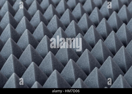 Assorbimento acustico schiuma per la registrazione in studio. A forma di  piramide a Foto stock - Alamy