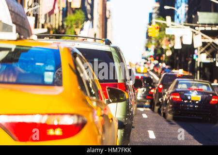 Stati Uniti d'America, New York, il traffico automobilistico nelle grandi città Foto Stock