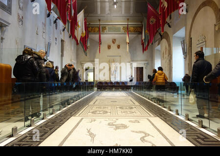 Roma, Italia - 29 gennaio 2017: persone nell Aula Giulio Cesare , Palazzo Senatorio è la sede del consiglio Romano Foto Stock