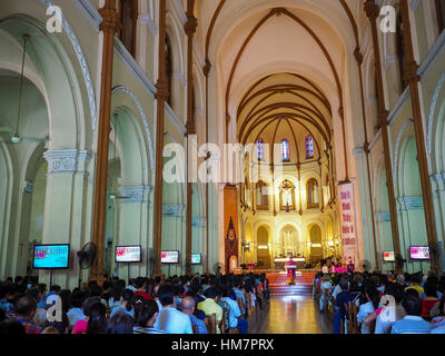 La cattedrale di Notre Dame (vietnamita: Nha Tho Duc Ba), costruito nel 1883 nella città di Ho Chi Minh, Vietnam Foto Stock