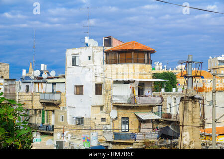 HAIFA, Israele - 10 dicembre 2016: Vista di Wadi Nisnas quartiere, con un locale, a Haifa, Israele Foto Stock