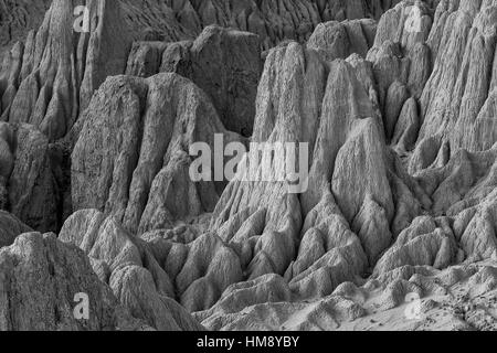 Pesantemente eroso Panaca Formazione, creando splendide guglie e scogliere di siltstone e mudstone, in cattedrale Gorge State Park, Nevada, STATI UNITI D'AMERICA Foto Stock