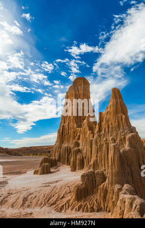 Pesantemente eroso Panaca Formazione, creando splendide guglie e scogliere di siltstone e mudstone, in cattedrale Gorge State Park, Nevada, STATI UNITI D'AMERICA Foto Stock