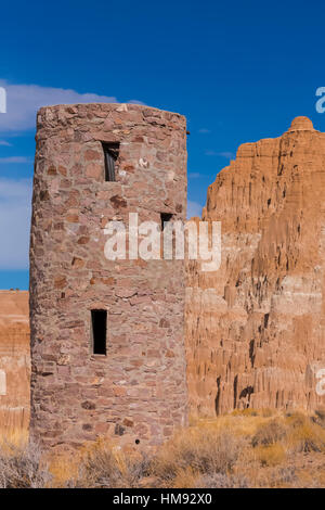 Acqua di pietra a torre costruito dalla conservazione civile Corps durante la Grande Depressione, Cattedrale Gorge State Park, Nevada, STATI UNITI D'AMERICA Foto Stock