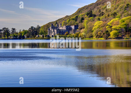 Kylemore Abbey Connemara, nella contea di Galway, Connacht, Repubblica di Irlanda Foto Stock