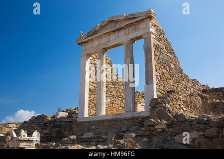 Reperti archeologici del Tempio di Iside, Delos, Cicladi, Egeo meridionale, le isole greche, Grecia Foto Stock