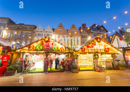 Mercatino di Natale in Piazza della Città Vecchia, Nottingham, Nottinghamshire, England, Regno Unito Foto Stock