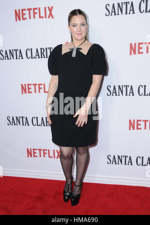 Hollywood, CA, Stati Uniti d'America. Il 1° febbraio 2017. 01 Febbraio 2017 - Hollywood, California - Drew Barrymore. Premiere di Netflix '"Santa Clarita dieta" tenutosi a ArcLight Cinema Glossari Affini Dome. Photo credit: Birdie Thompson/AdMedia Credito: Birdie Thompson/AdMedia/ZUMA filo/Alamy Live News Foto Stock