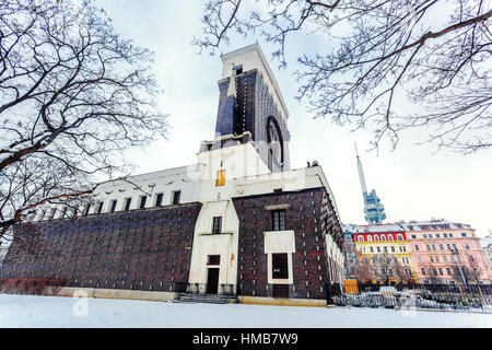 La Chiesa del Sacro Cuore di nostro Signore è una chiesa cattolica romana a Jiřího z Poděbrad Square a Praga nel quartiere Vinohrady, Repubblica Ceca Foto Stock