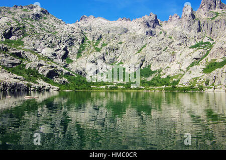 Il lago di Melo in Corsica, in valle Restonica Foto Stock