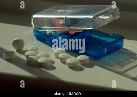 Pill Cutter e pillole Foto Stock