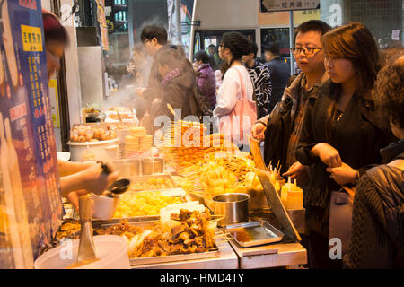 Cucina di strada in Hong Kong Foto Stock