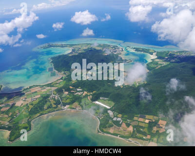 Vista aerea di Isola di Ishigaki Island (vicino di Kabira Bay) a Okinawa, Giappone Foto Stock