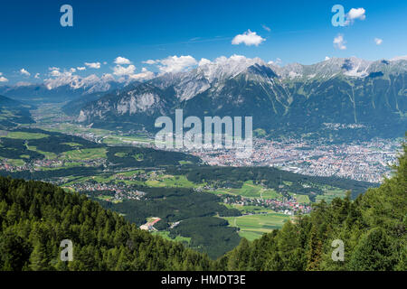 Vista dal Patscherkofel della catena settentrionale delle Alpi, Innsbruck, in Tirolo, Austria Foto Stock