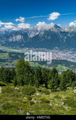 Vista dal Patscherkofel della catena settentrionale delle Alpi, Innsbruck, in Tirolo, Austria Foto Stock
