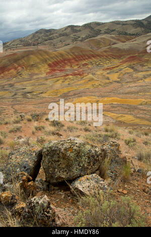 Colline dipinte da Carroll Rim Trail, John Day Fossil Beds National Monument-Painted Hills, unità di Oregon Foto Stock