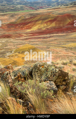 Colline dipinte da Carroll Rim Trail, John Day Fossil Beds National Monument-Painted Hills, unità di Oregon Foto Stock