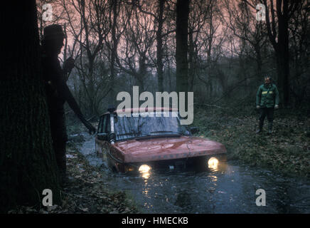 1985 Range Rover guida su Land Rover test in pista al castello di Eastnor Shropshire REGNO UNITO. L'evento Camel Trophy sessione di formazione. Foto Stock