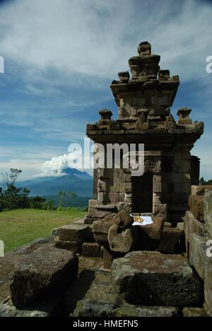 Gedong Songo Tempio affacciato sulla montagna Sindoro Foto Stock