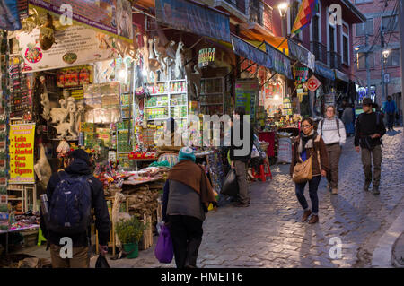 Mercato delle streghe, Calle de las Brujas, a La Paz, Bolivia, popolare attrazione turistica e la medicina tradizionale Foto Stock