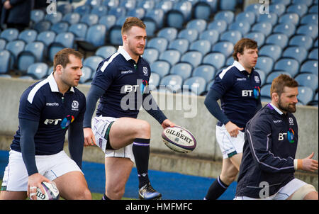 Fraser Brown, Stuart Hogg e John Barclay della Scozia (sinistra-destra) durante la corsa del capitano al Murrayfield Stadium di Edimburgo. PREMERE ASSOCIAZIONE foto. Data foto giovedì 3 febbraio 2017. Vedi la storia della Pennsylvania RugbyU Scotland. Il credito fotografico deve essere: Ian Rutherford/PA Wire. RESTRIZIONI: Solo per uso editoriale, non uso commerciale senza previa autorizzazione. Foto Stock