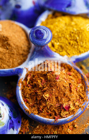 Ras el hanout e polveri di curry Foto Stock