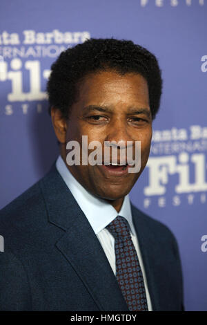 Santa Barbara, Stati Uniti d'America. 2° febbraio 2017. Denzel Washington cammina il tappeto rosso durante il Santa Barbara International Film Festival al teatro di Arlington a Santa Barbara, California. Credito: Troy Harvey/ZUMA filo/Alamy Live News Foto Stock