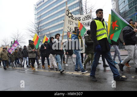 Berlino, Germania. 3 febbraio, 2017. Marzo per il leader del PKK Abdullah Ocalan nel credito di Berlino: Markku Rainer Peltonen/Alamy Live News Foto Stock