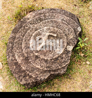 Coperchio di vaso, Sito 2, Piana di vasi, vicino a divieto Nakho Village, Xiang Khouang Provincia, Laos Foto Stock