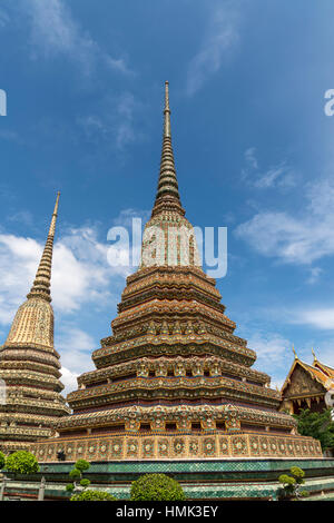 Chedi nel tempio buddista complesso Wat Pho, Bangkok, Thailandia Foto Stock