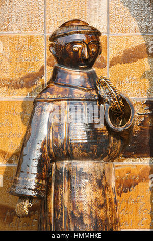 Monumento GLABER : moine et chroniqueur de l'An Mille en Bourgogne. Moutiers-en-Puisaye. La Francia. Foto Stock