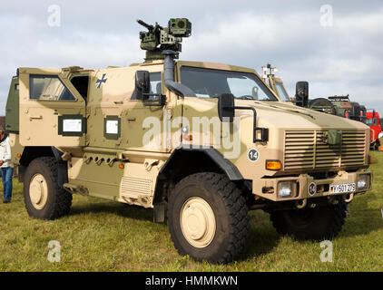 LAAGE, Germania - Agosto 23, 2014: un esercito tedesco ATF KMW Dingo 2 sul display durante la Laage airbase open house. L acquisizione di ATF Dingo è un tedesco pesantemente corazzato Foto Stock