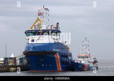 DEN Helder, Paesi Bassi - 23 giugno: la Guardia Costiera olandese barche durante la marina olandese giorni a giugno 23, 2013 a Den Helder, Paesi Bassi Foto Stock