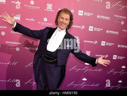 Dresden, Germania. 03Feb, 2017. André Rieu alla XII Semper Opera sfera di Dresda, in Germania, 03 febbraio 2017. Foto: Jens Kalaene/dpa/Alamy Live News Foto Stock