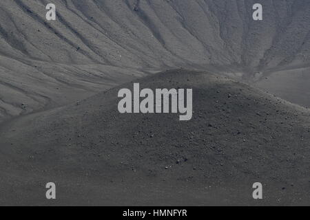 Una vista di Hverfjall cratere vulcanico in Islanda Foto Stock