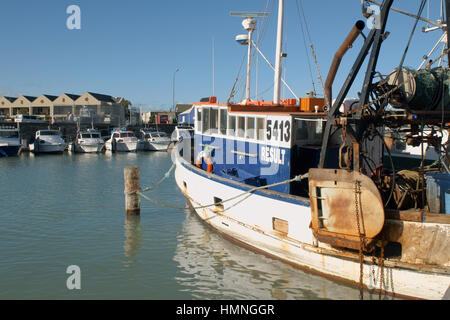 Linea lunga peschereccio nel porto di Ahuriri un porto per la flotta da pesca a Napier in Nuova Zelanda East coast Foto Stock