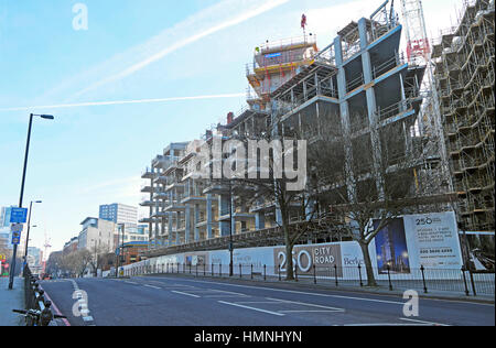 Appartamenti a uso misto, case, hotel, negozi e uffici nuovo edificio in costruzione a 250 City Road a Islington London EC1 KATHY DEWITT Foto Stock